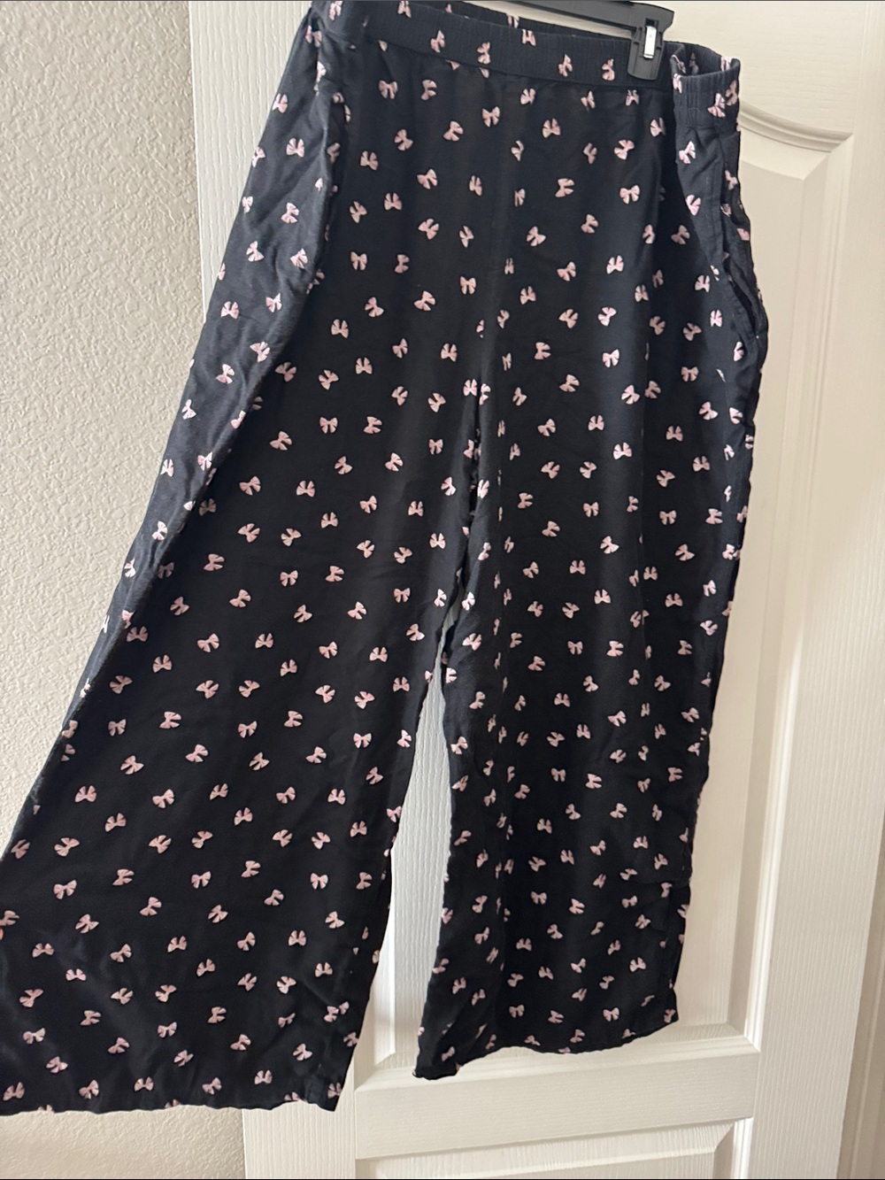 Forever 21 3X Women’s Black Wide-Leg Pants with Pink Bow Print PJ pants
